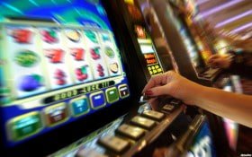 Màn hình ứng dụng di động 789win club trên điện thoại Android và iOS